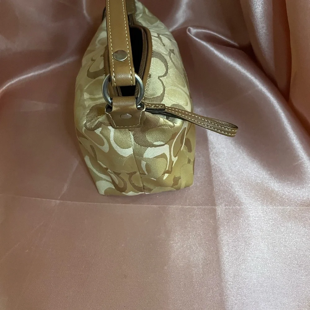 SOLD Vintage Y2K Coach Optic Signature Jacquard Tan Brown Designer Handbag - Picture 4 of 11